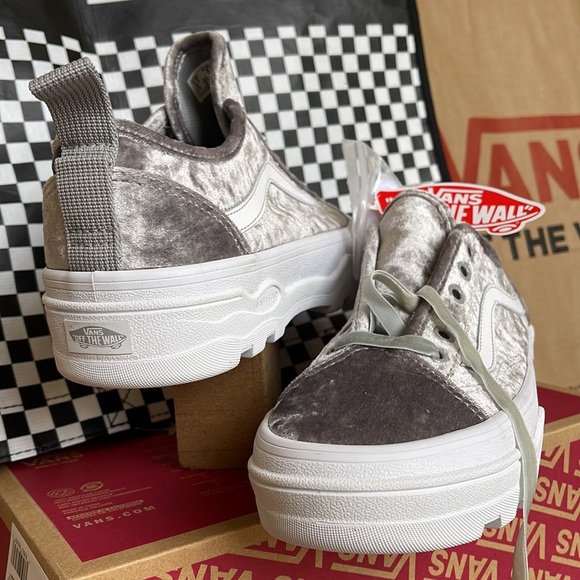 Vans Sentry Old Skool Crushed Velvet Silver/True White WMNS sneakers - Picture 10 of 16